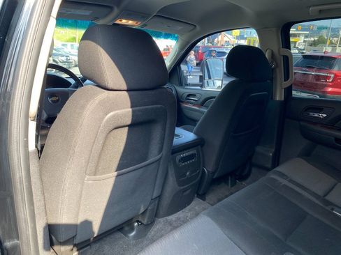 Used 2011 Chevrolet Suburban 2500 LS w/ Skid Plate Package AWD/4WD image 20