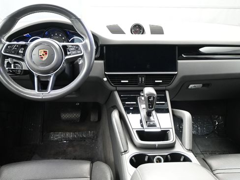 Certified 2020 Porsche Cayenne image 8