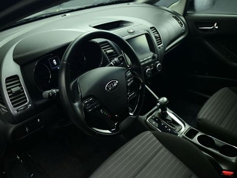 Used 2018 Kia Forte S image 19