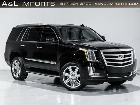 Used 2019 Cadillac Escalade Luxury image 25