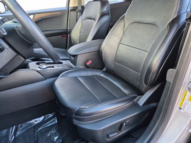 Used 2020 Ford Escape Titanium AWD/4WD image 16