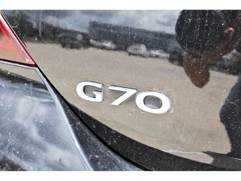 Used 2025 Genesis G70 2.5T RWD image 9