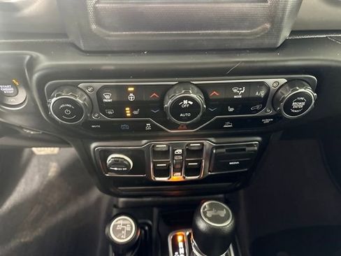 Used 2023 Jeep Wrangler Unlimited w/ Cold Weather Group image 23