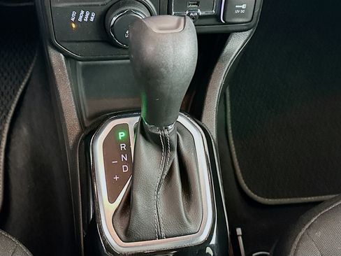 Used 2021 Jeep Renegade Latitude AWD/4WD image 24