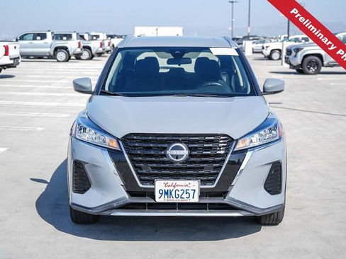 Used 2024 Nissan Kicks SV FWD image 2