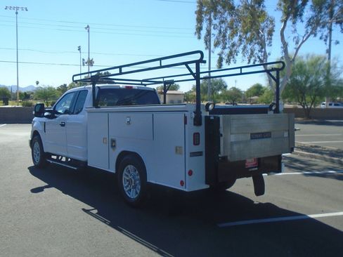 Used 2019 Ford F350 XLT w/ XLT Value Package RWD image 5