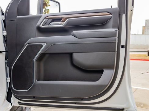 Used 2025 Chevrolet Silverado 2500 LT w/ Trail Boss Package image 35