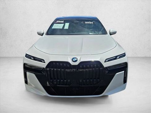Certified 2024 BMW i7 eDrive50 w/ M Sport Package RWD image 2