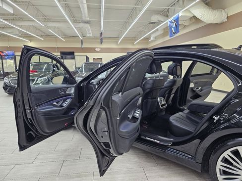 Used 2017 Mercedes-Benz S 550 Sedan image 17