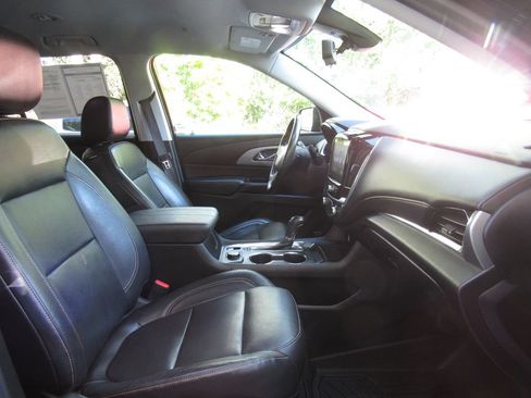 Used 2020 Chevrolet Traverse RS AWD/4WD image 20