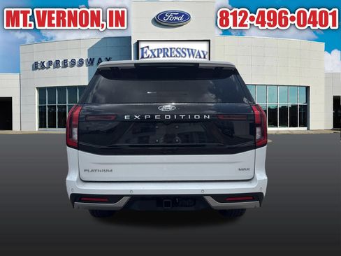 Used 2025 Ford Expedition Max Platinum w/ Driver's Package AWD/4WD image 5