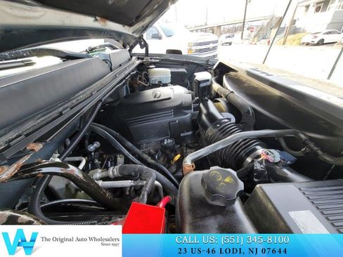 Used 2011 GMC Sierra 2500 W/T w/ Snow Plow Prep Package image 17