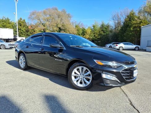 Used 2020 Chevrolet Malibu LT image 2