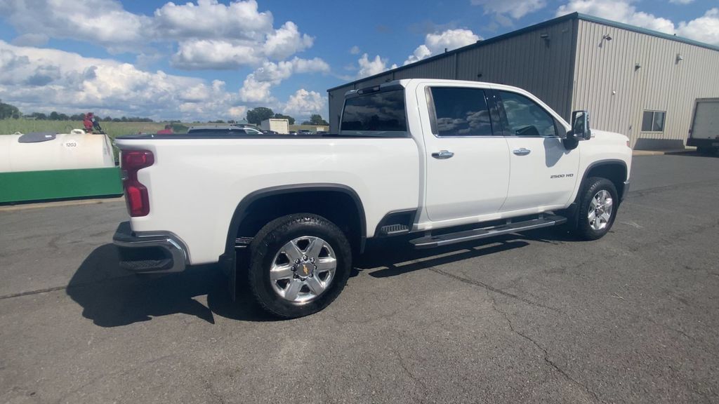 Used 2022 Chevrolet Silverado 2500 LTZ AWD/4WD image 9