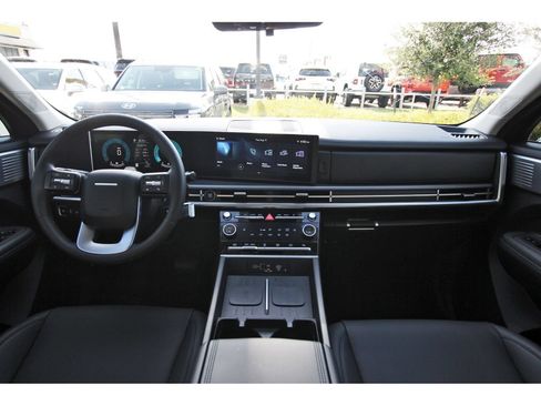 Used 2026 Hyundai Santa Fe SEL FWD image 11