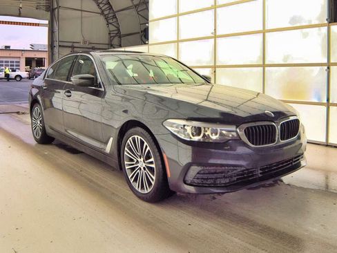Used 2019 BMW 530i xDrive w/ Premium Package AWD/4WD image 5