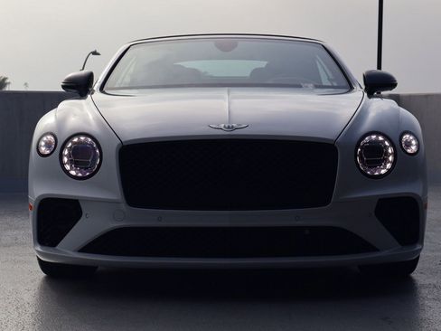 Used 2024 Bentley Continental GT V8 image 9