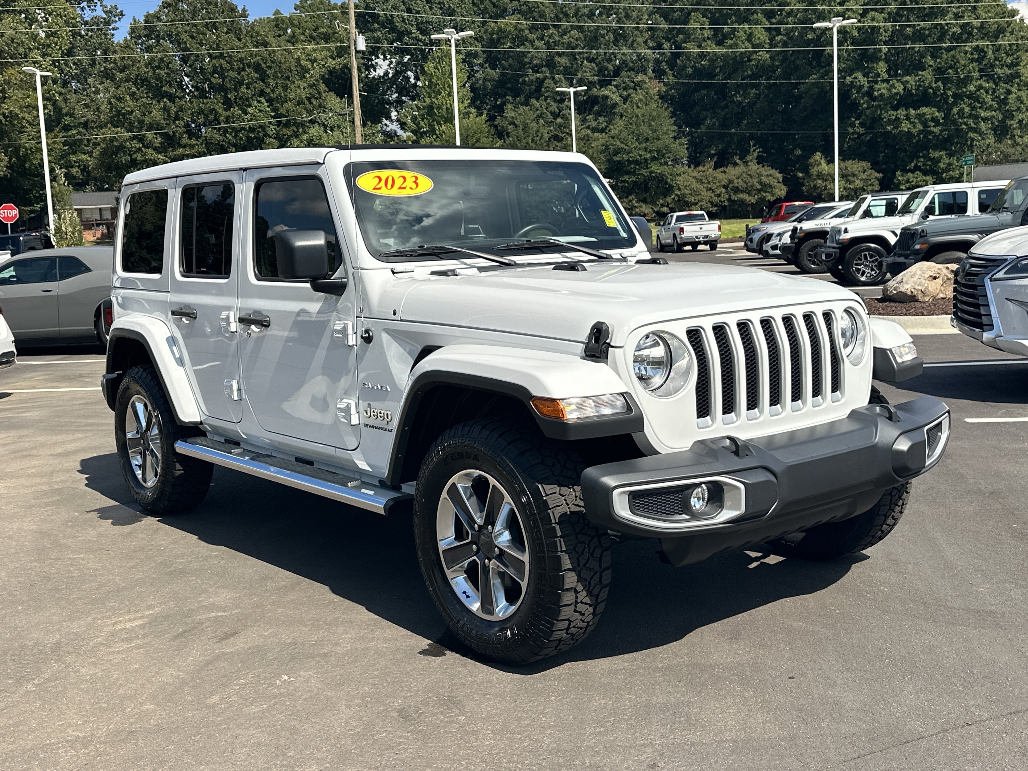 Used 2023 Jeep Wrangler Unlimited Sahara w/ Cold Weather Group AWD/4WD image 2