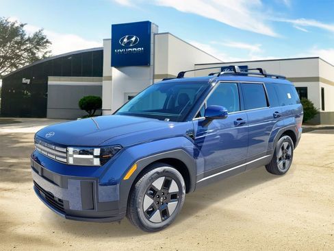 Used 2026 Hyundai Santa Fe SEL FWD image 2