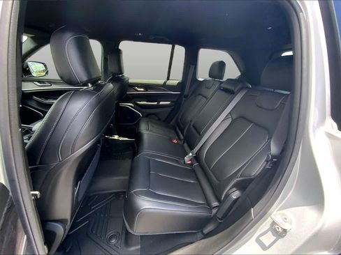 Used 2026 Jeep Grand Cherokee Limited AWD/4WD image 21