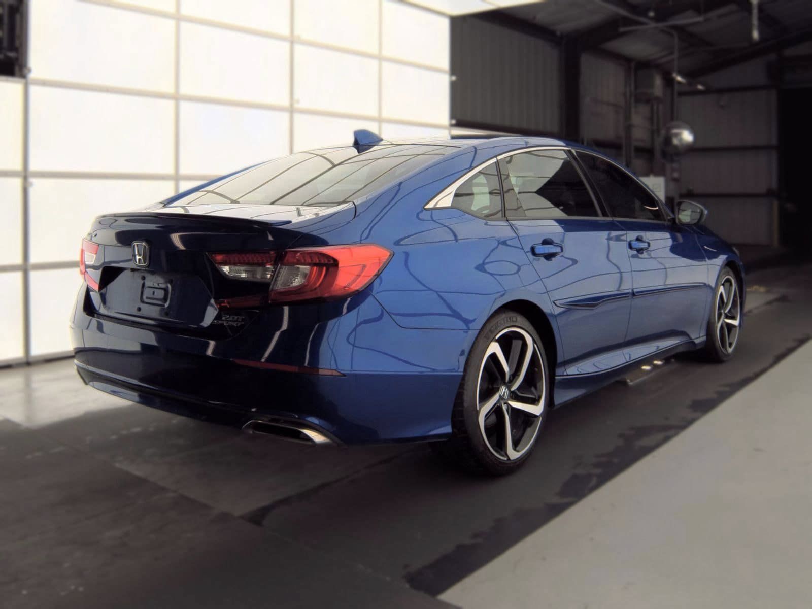 Used 2018 Honda Accord Sport image 16
