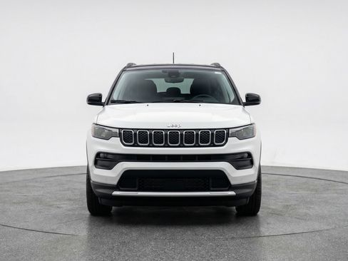 Used 2025 Jeep Compass Limited AWD/4WD image 2