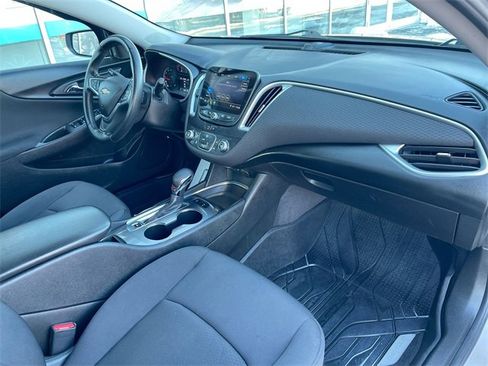 Used 2022 Chevrolet Malibu RS image 26