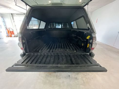 Used 2011 Toyota Tacoma 4x4 Access Cab V6 image 23