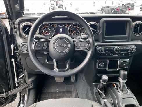 Used 2022 Jeep Wrangler Sport AWD/4WD image 6