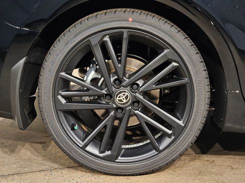 New 2026 Toyota Camry Hybrid FWD image 22