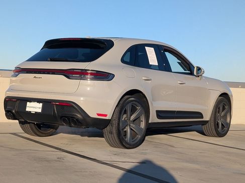 Certified 2022 Porsche Macan image 23