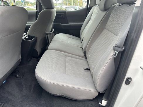 Used 2017 Toyota Tacoma SR image 20