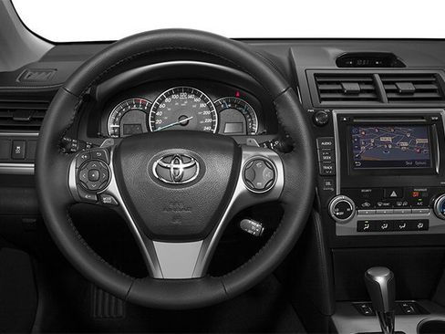 Used 2013 Toyota Camry SE FWD image 7