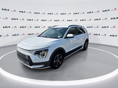 Used 2024 Kia Niro LX FWD image 4