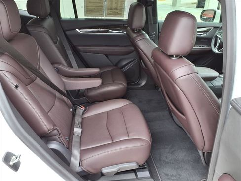 Certified 2022 Cadillac XT6 Premium Luxury image 13