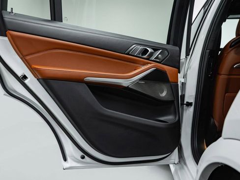 Used 2023 BMW X7 M60i w/ Executive Package image 10