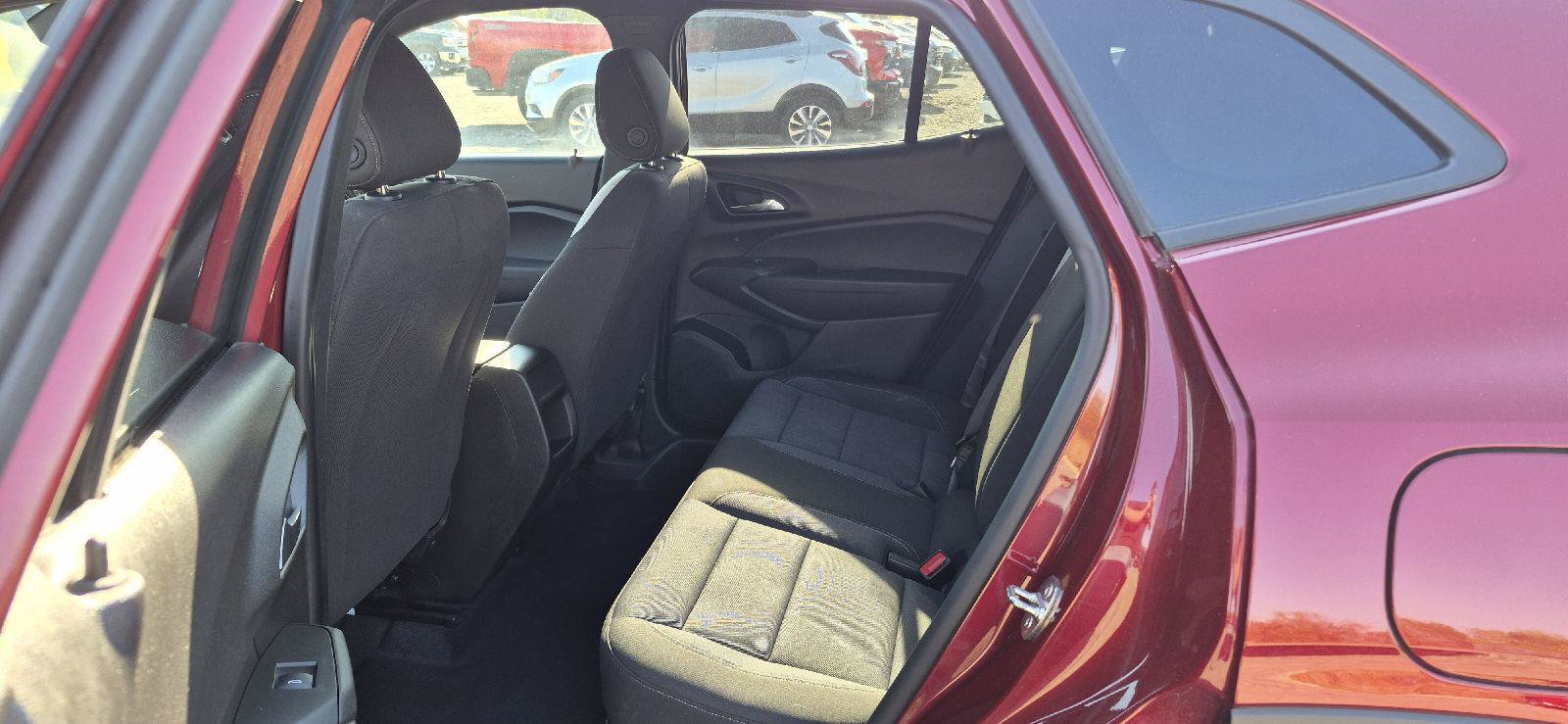 Used 2024 Chevrolet Trax RS FWD image 7
