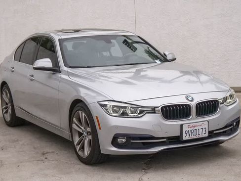 Used 2017 BMW 330i Sedan RWD image 3