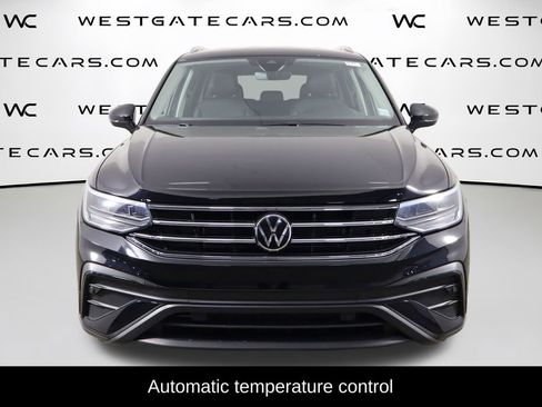 Used 2023 Volkswagen Tiguan SE image 2