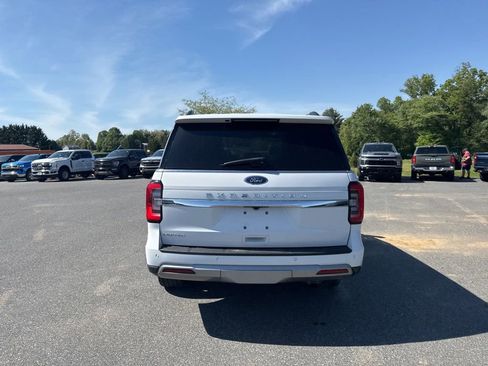 Used 2024 Ford Expedition Limited AWD/4WD image 5