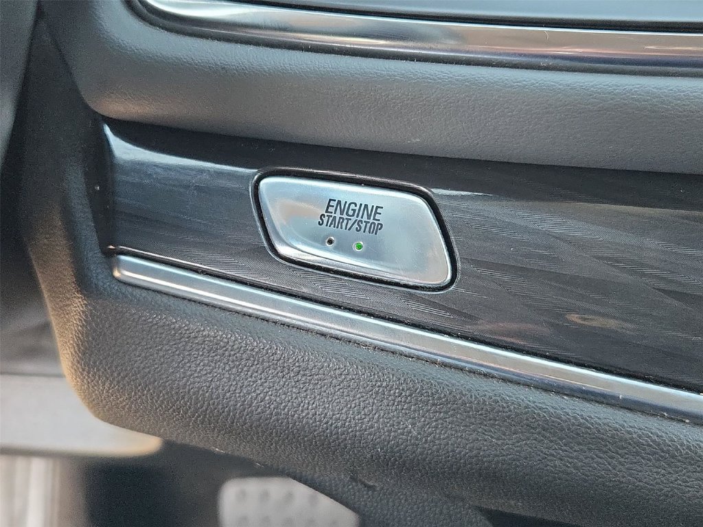 Certified 2021 Buick Enclave Essence w/ Sound and Sites Package FWD image 9
