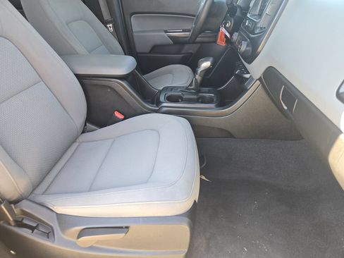 Used 2022 Chevrolet Colorado W/T AWD/4WD image 15