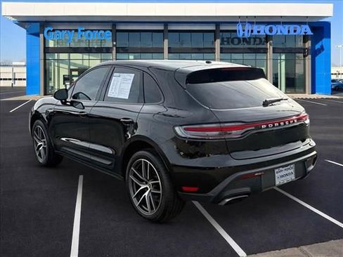 Used 2022 Porsche Macan image 3