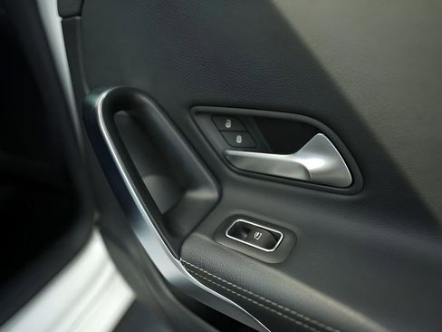 Used 2023 Mercedes-Benz CLA 250 image 29