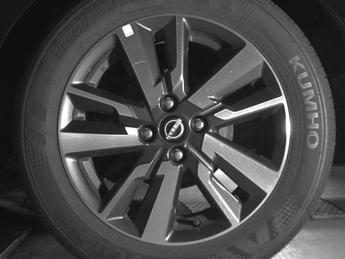 Used 2025 Nissan Versa SV image 14