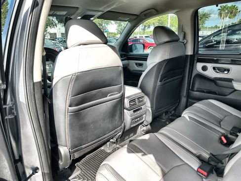 Used 2023 Honda Pilot EX-L image 18