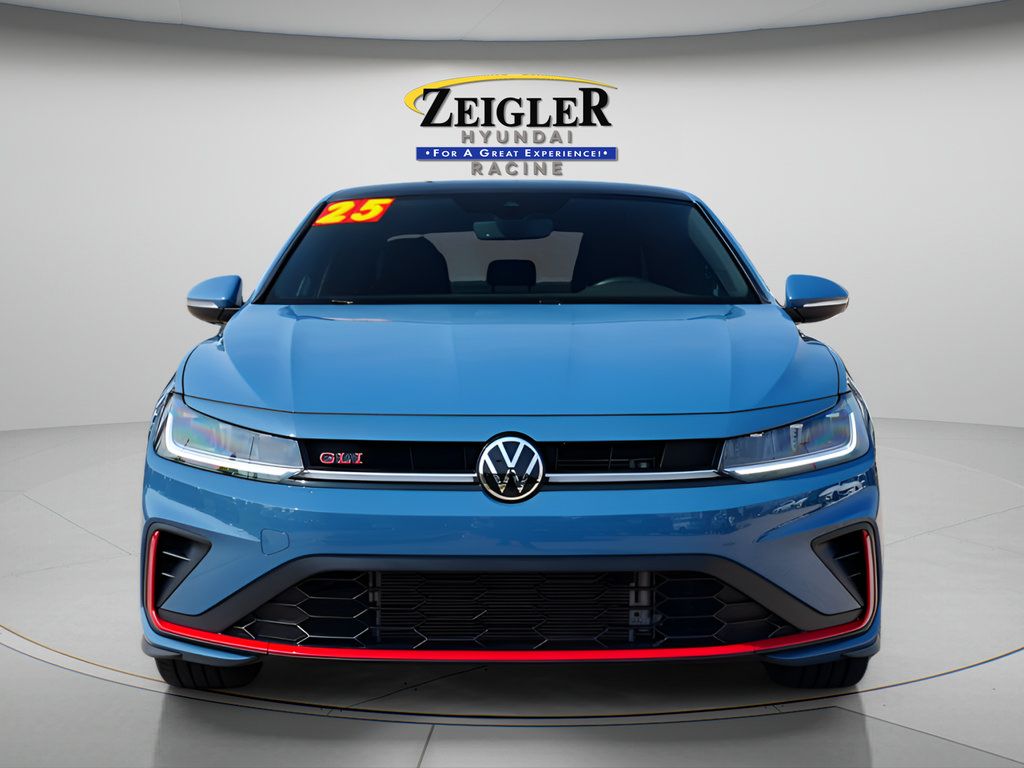Used 2025 Volkswagen Jetta GLI Autobahn FWD image 2