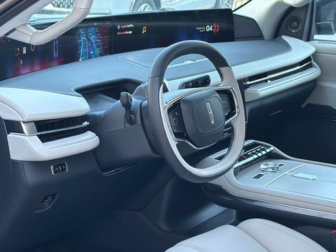 New 2026 Lincoln Navigator Reserve AWD/4WD image 17