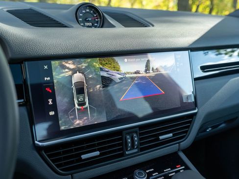 Certified 2023 Porsche Cayenne Coupe image 30