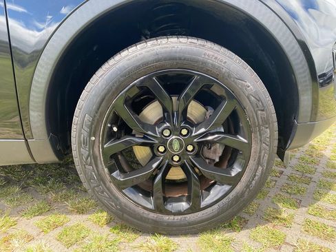 Used 2017 Land Rover Discovery Sport SE AWD/4WD image 9